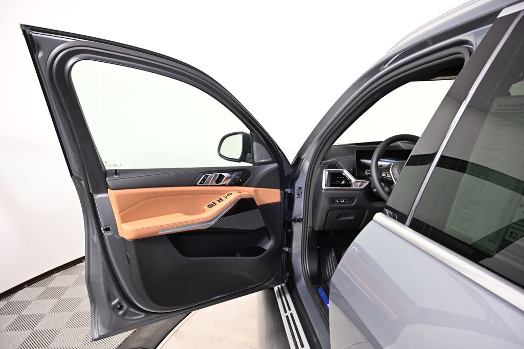 Thumbnail: 2026 BMW X5 - 21