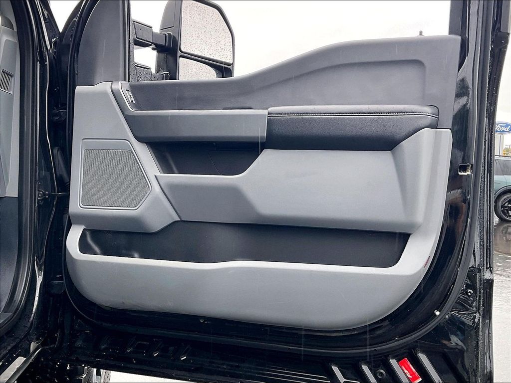 2023 Ford F-350SD — photo 11