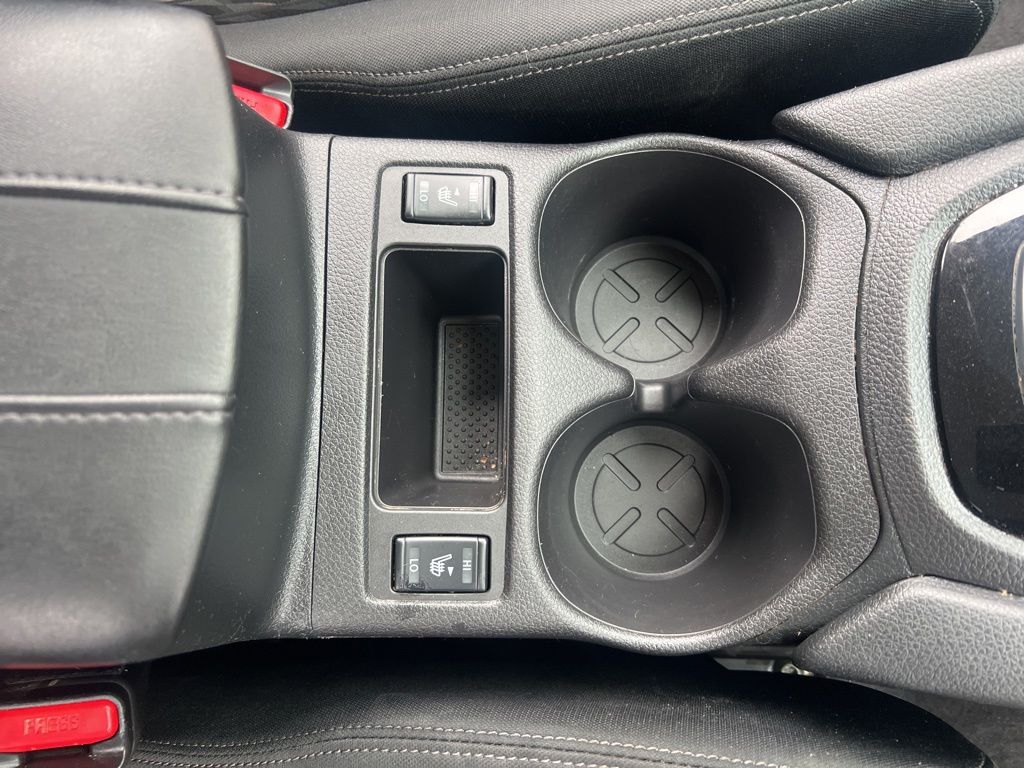 2020 Nissan Rogue SV photo