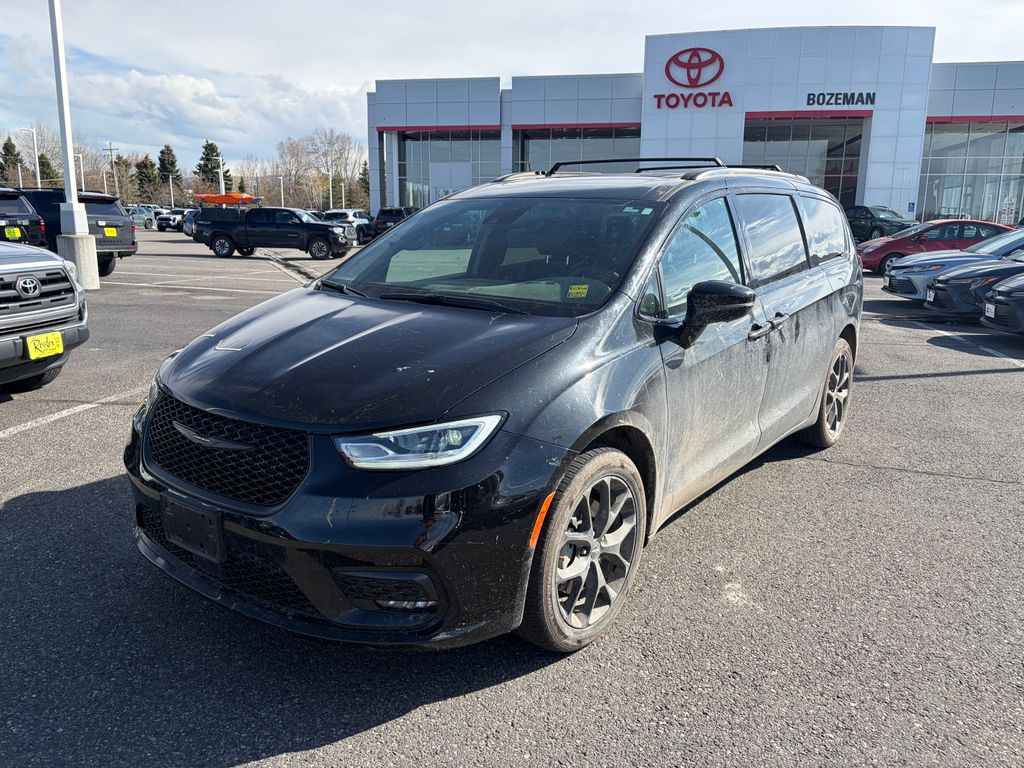 2023 Chrysler Pacifica Limited AWD's photo