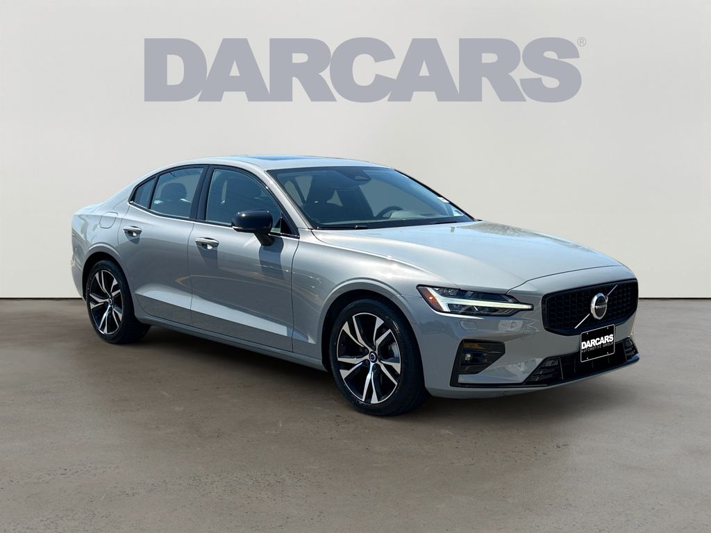 Vapour Gray Metallic 2025 Volvo S60 B5 Core FWD Sedan Front-Wheel Drive Automatic