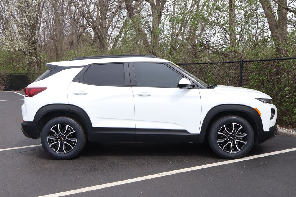 Thumbnail: 2023 Chevrolet TrailBlazer - 9