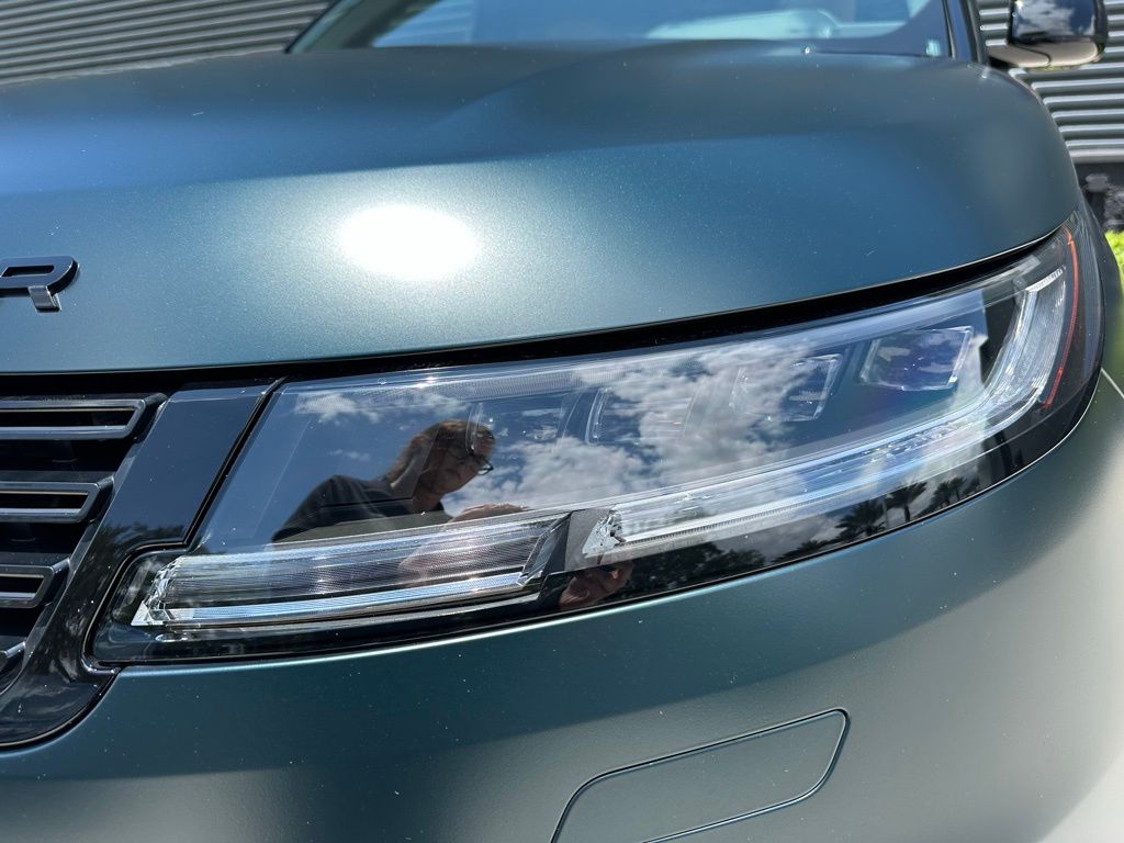 Thumbnail: 2025 Land Rover Range Rover Sport - 13
