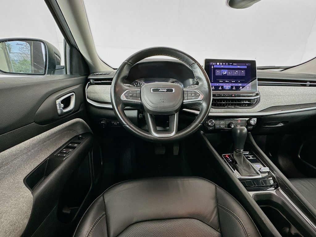 Thumbnail: 2022 Jeep Compass - 21