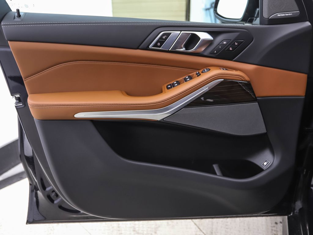 Thumbnail: 2026 BMW X5 - 9