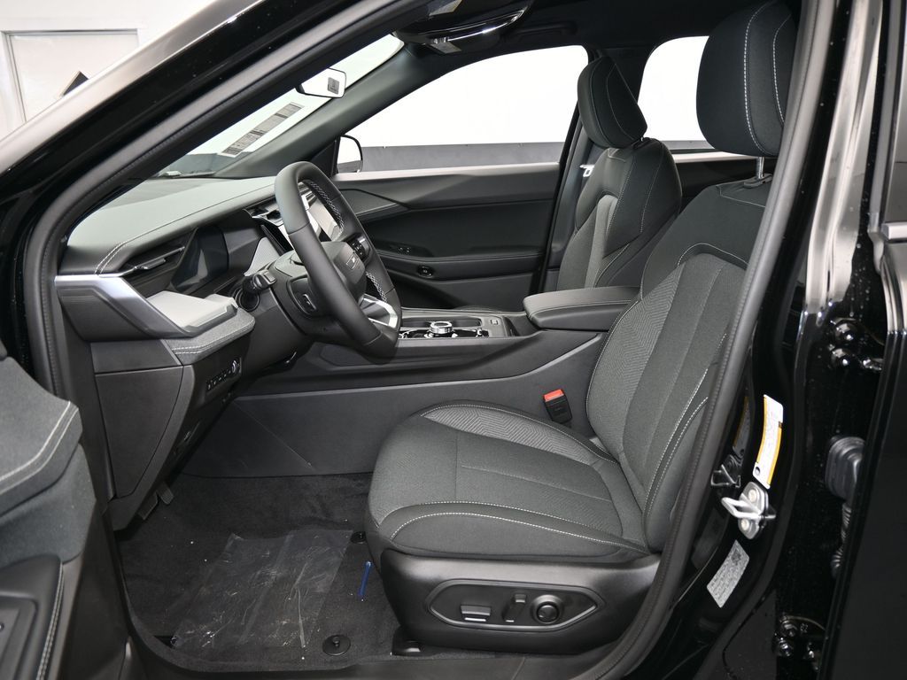 New 2026 Diamond Black Crystal Pearlcoat Jeep Laredo image 11