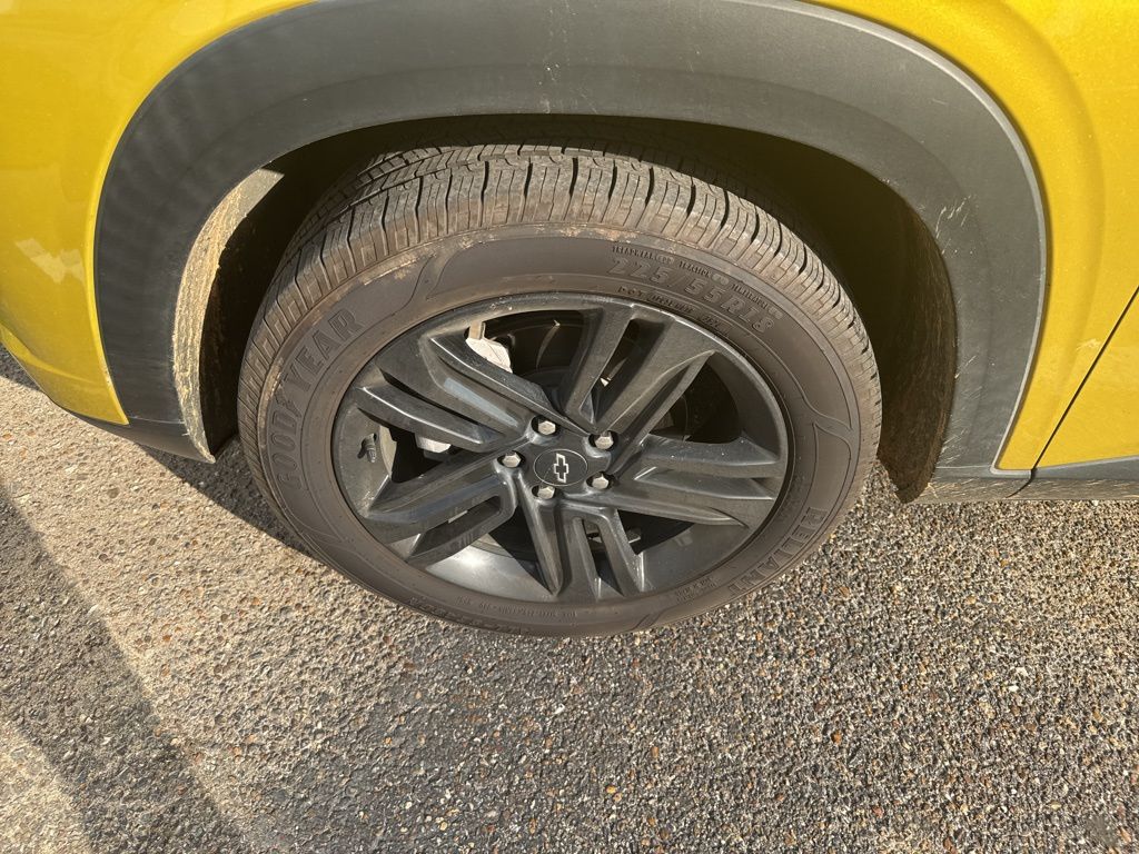 2024 Nitro Yellow Metallic Chevrolet Trax ACTIV FWD SUV