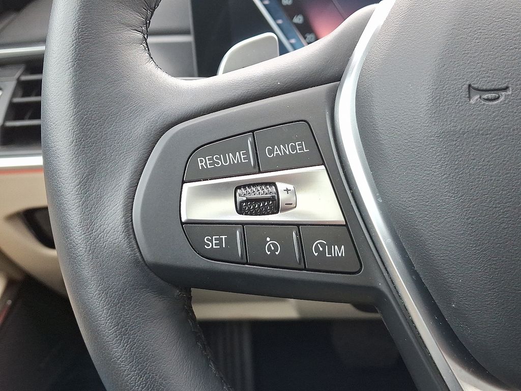 Thumbnail: 2024 BMW 3 Series - 22