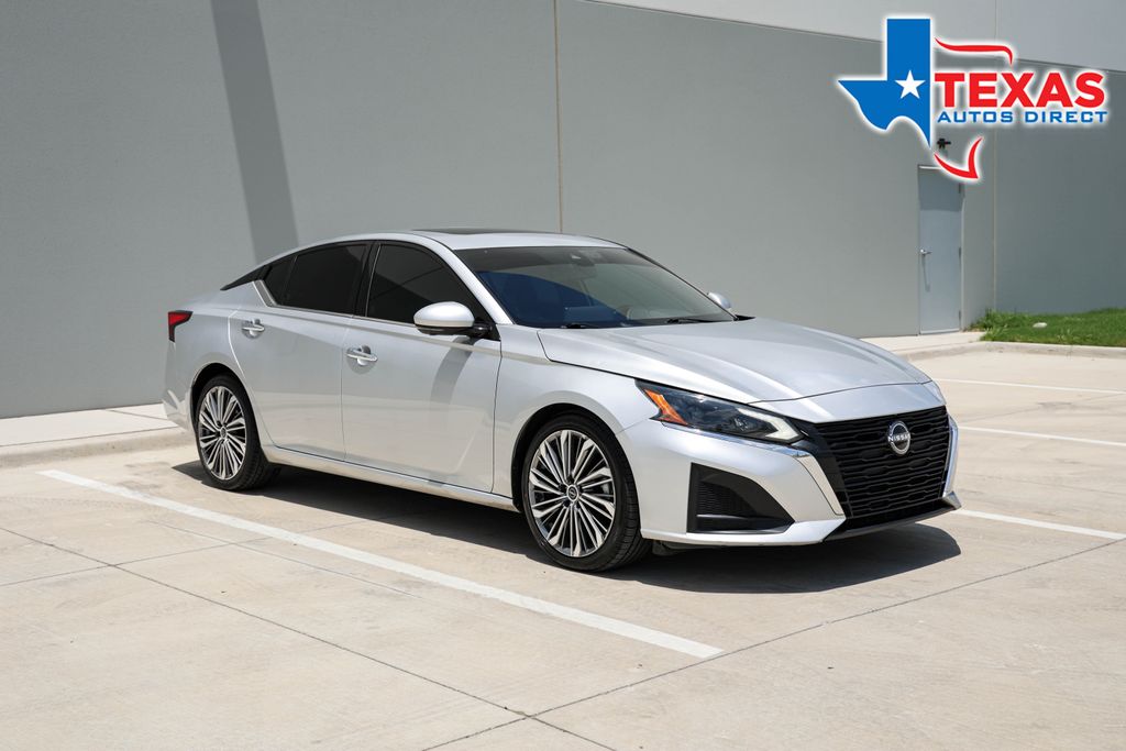 Brilliant Silver Metallic 2023 Nissan Altima Sedan Front-Wheel Drive Continuously Variable Transmission