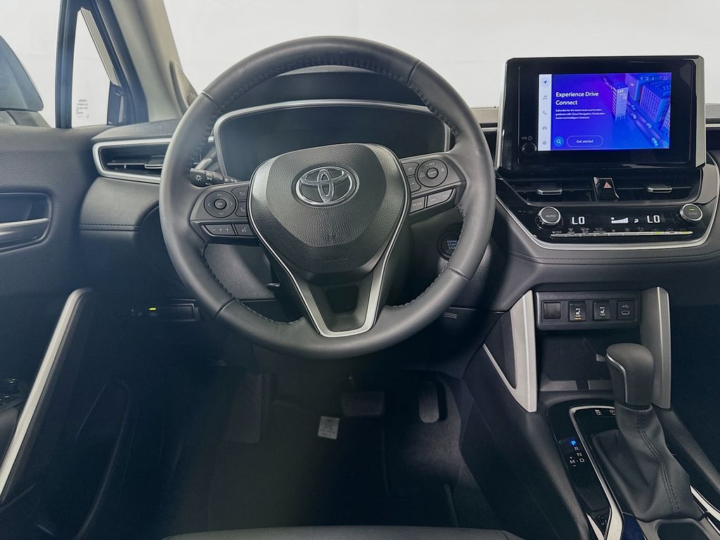 Thumbnail: 2025 Toyota Corolla Cross - 21