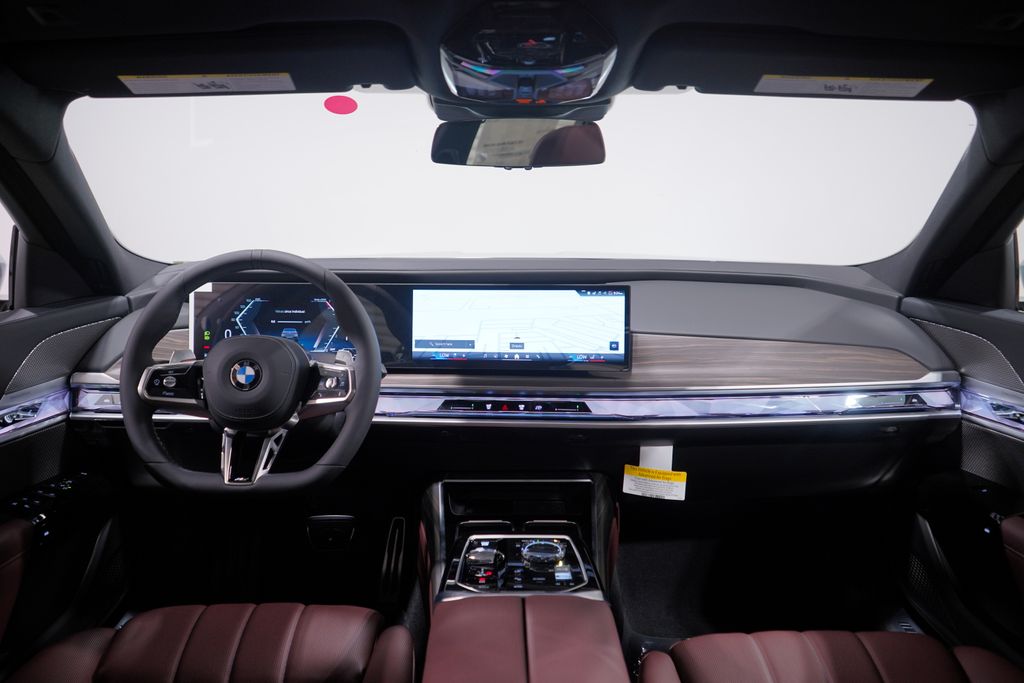 Thumbnail: 2025 BMW 7 Series - 10