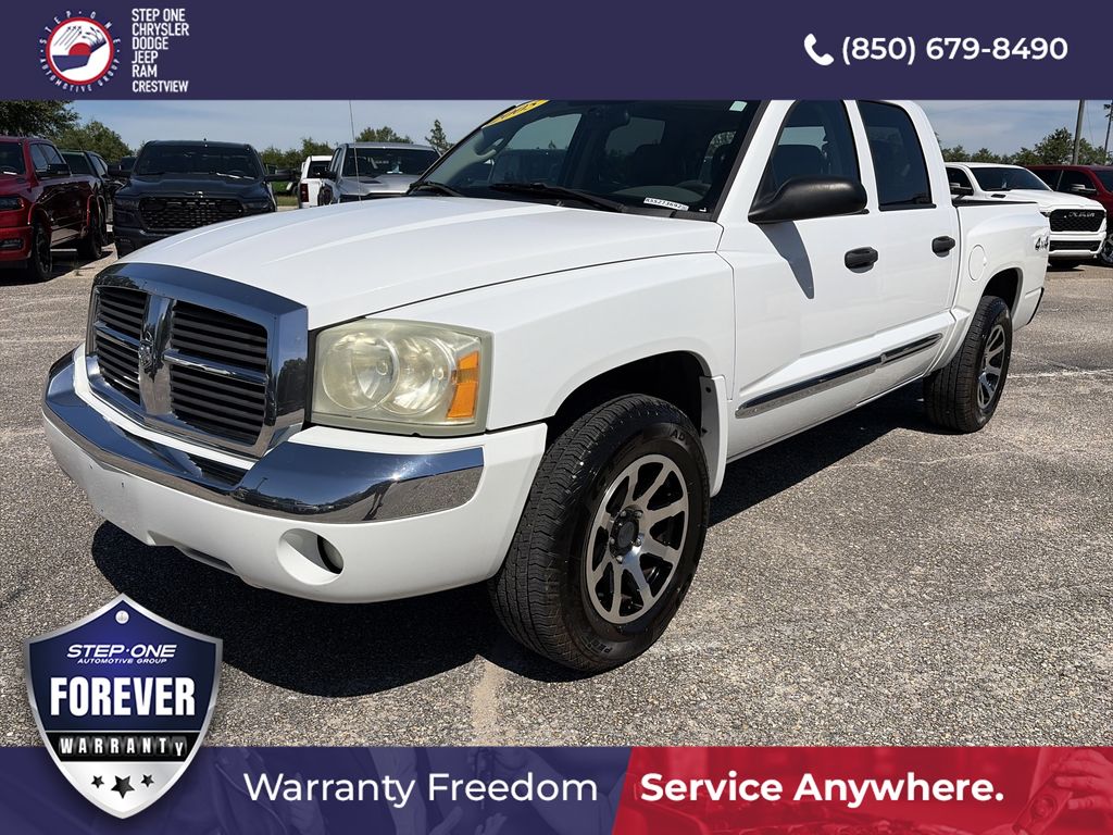 Bright White 2005 Dodge Dakota Laramie Quad Cab 4WD Pickup Truck Four-Wheel Drive 4-Speed Automatic