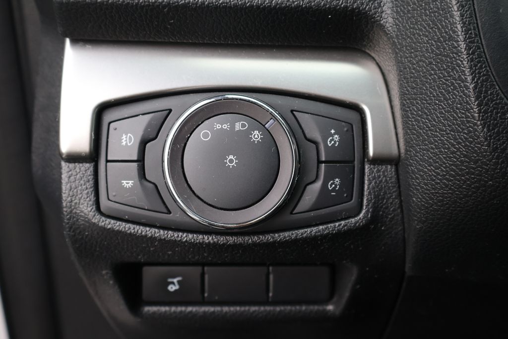 Thumbnail: 2019 Ford Explorer - 17