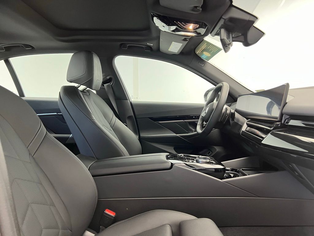 2024 BMW 5 Series 530i 7