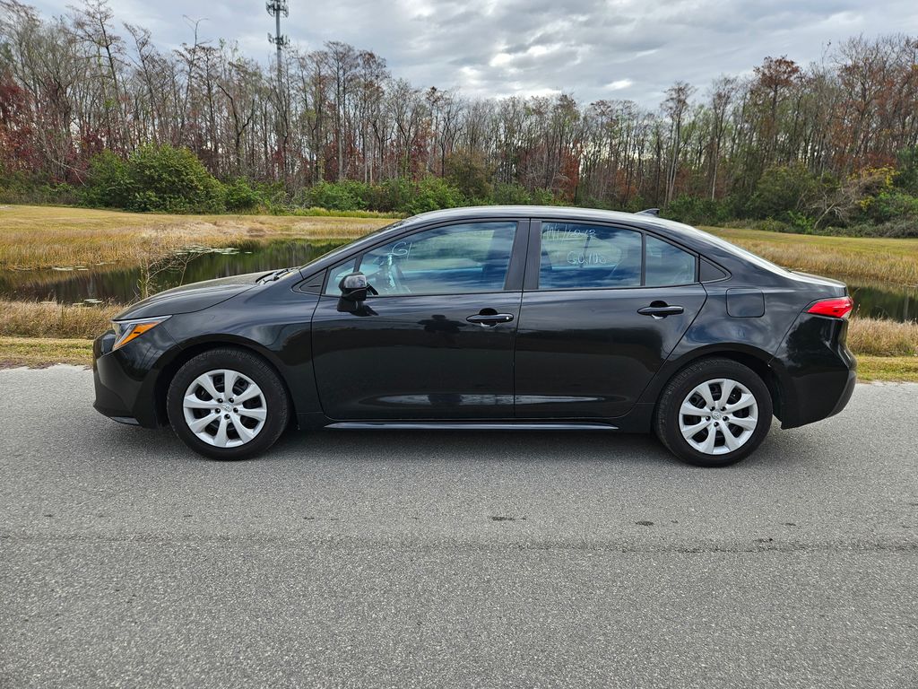 2022 Toyota Corolla LE 2