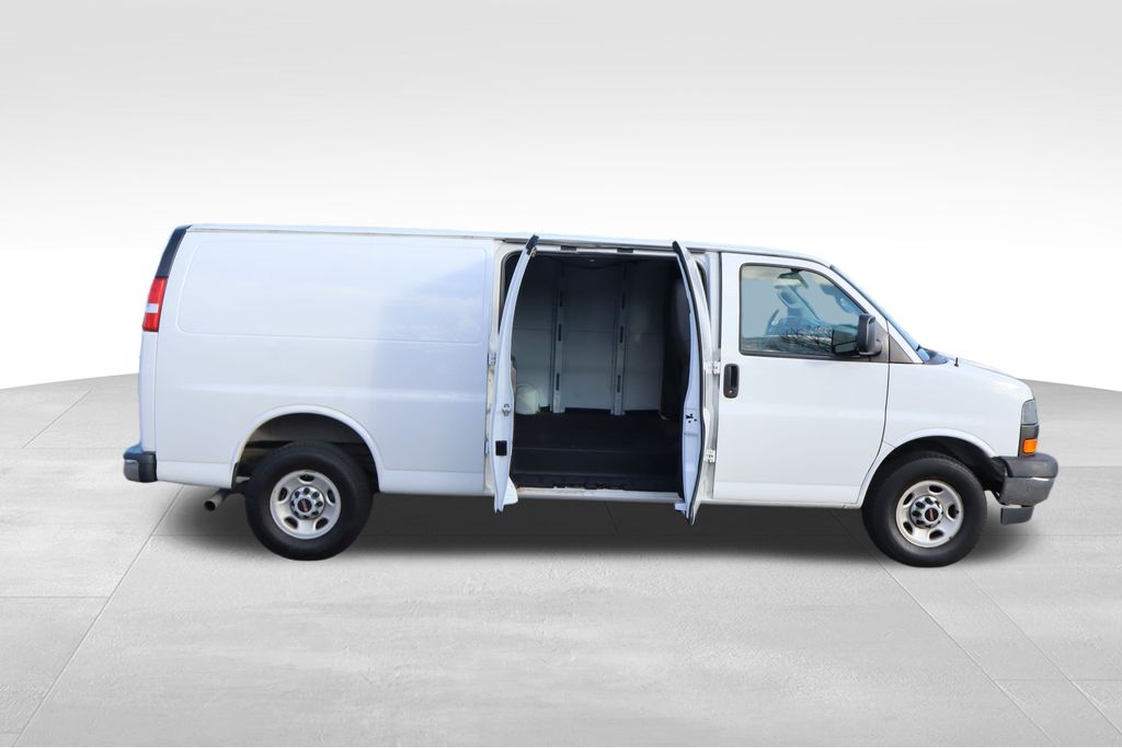 2017 GMC Savana 2500 Work Van 6