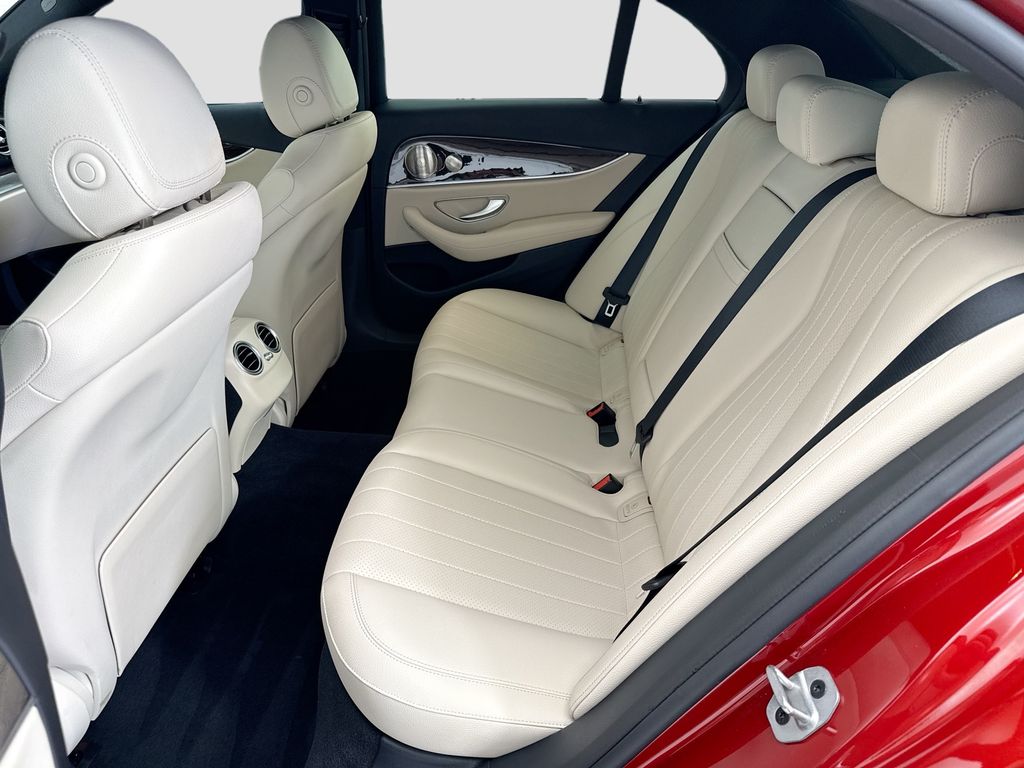 Thumbnail: 2022 Mercedes-Benz E-Class - 20
