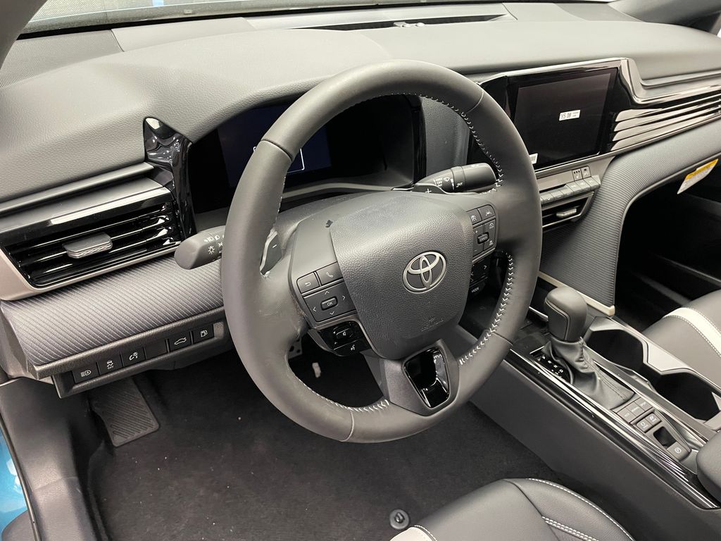 Thumbnail: 2025 Toyota Camry - 11