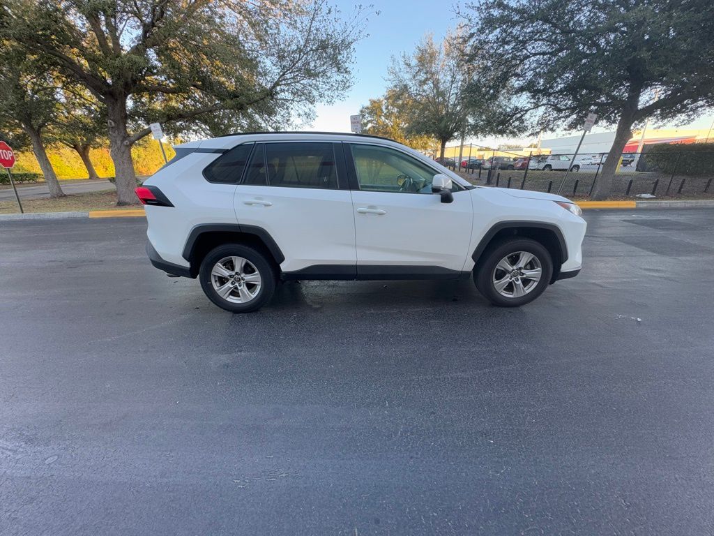 2021 Toyota RAV4 XLE 6