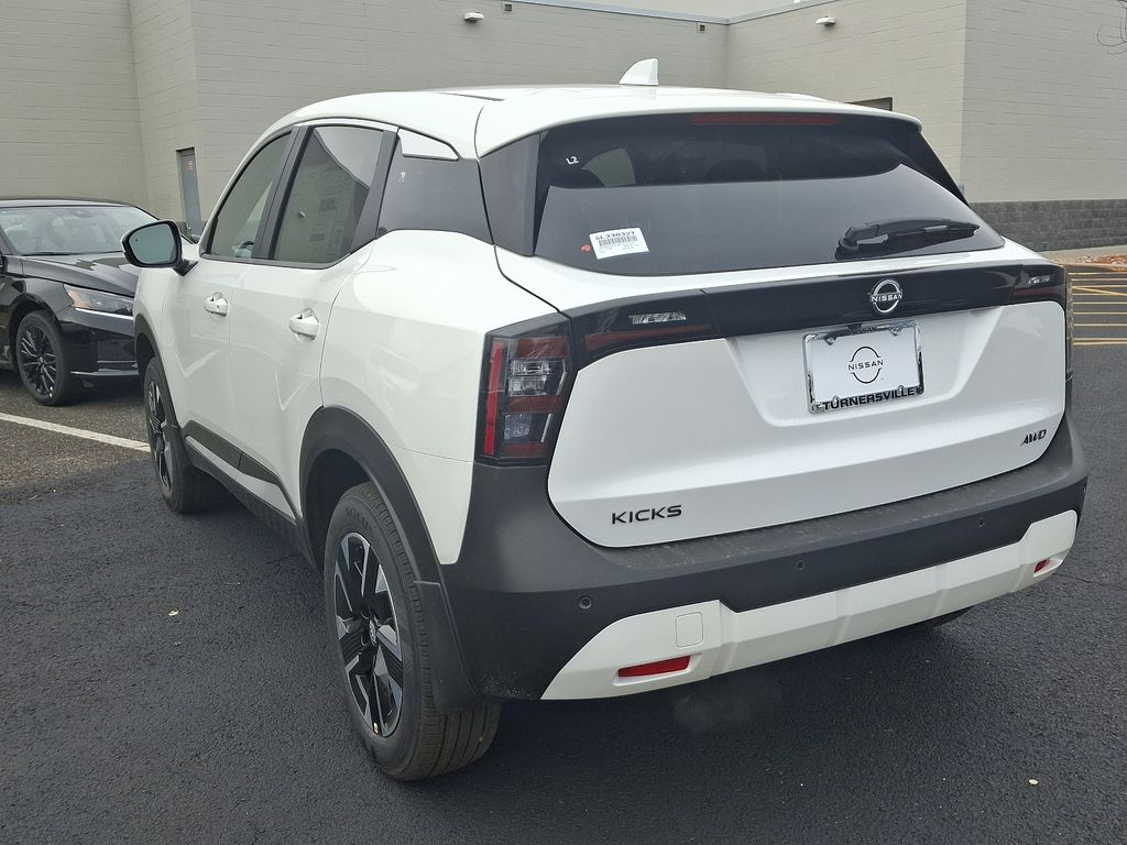 2025 Nissan Kicks SV 3