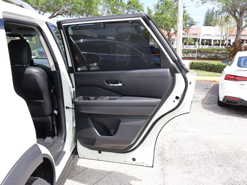 Used 2024 White Nissan SL image 27