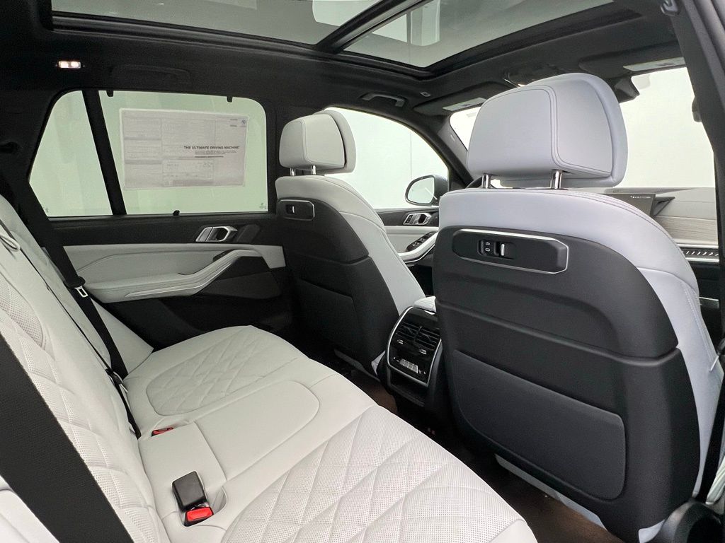 Thumbnail: 2026 BMW X5 - 8