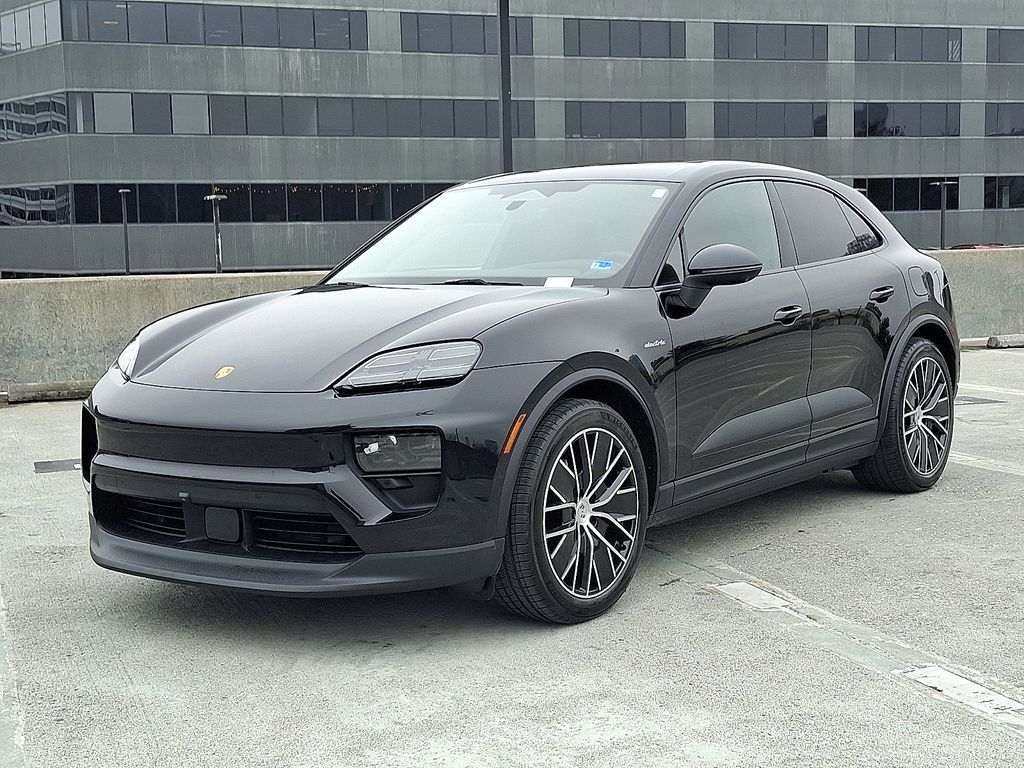 Thumbnail: 2026 Porsche Macan - 1
