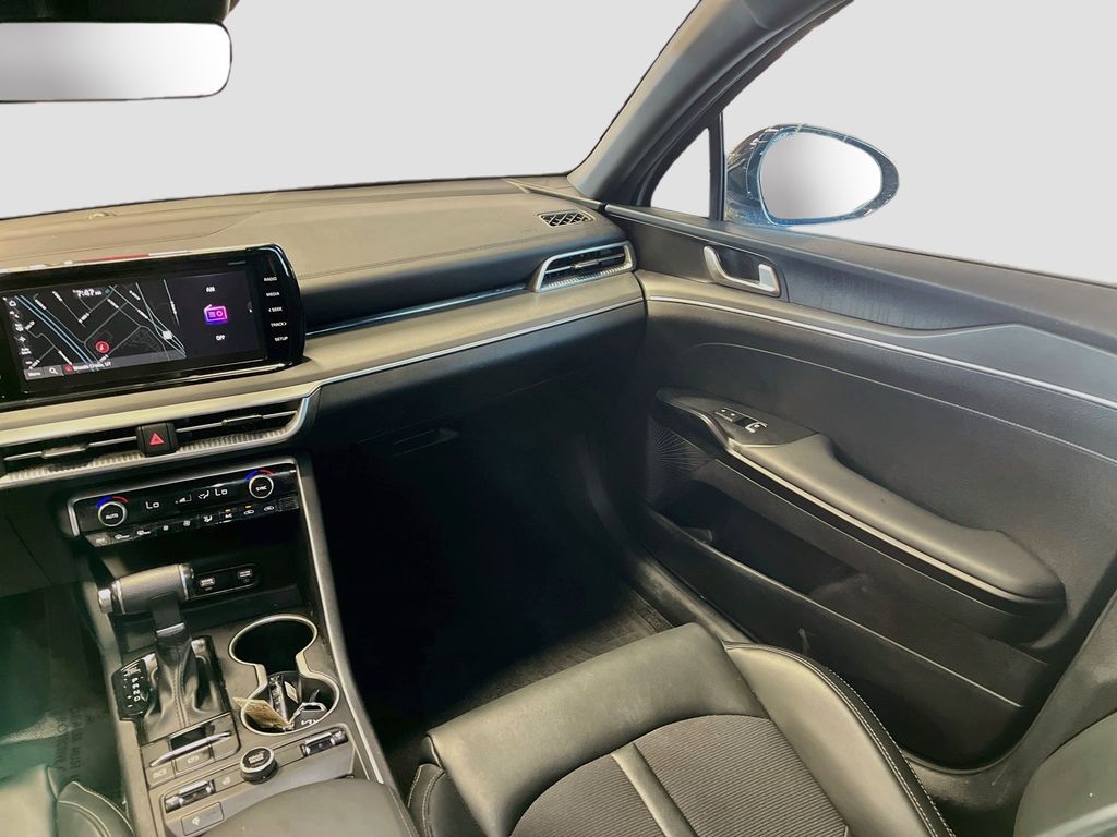 Used 2024 Wolf Gray Kia GT-Line image 25