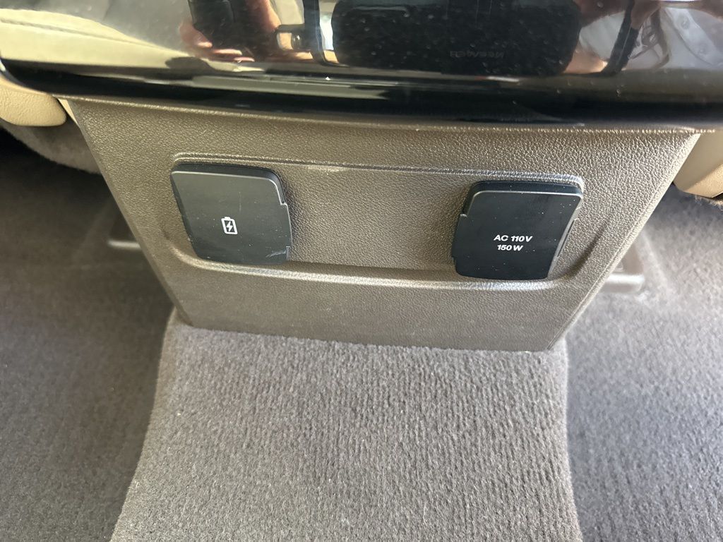 2021 Pristine White Lincoln Aviator Reserve AWD SUV