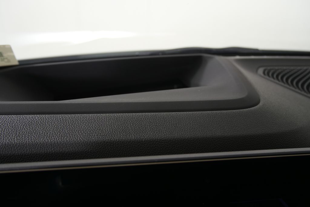 2025 BMW 3 Series 330i 19