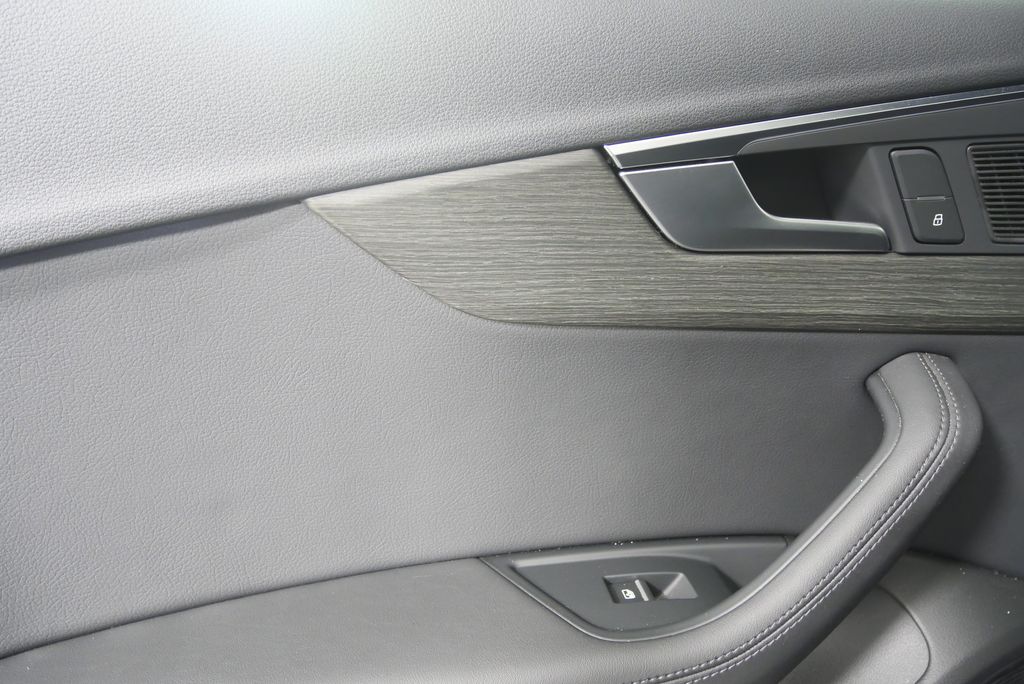 Thumbnail: 2019 Audi A4 - 13