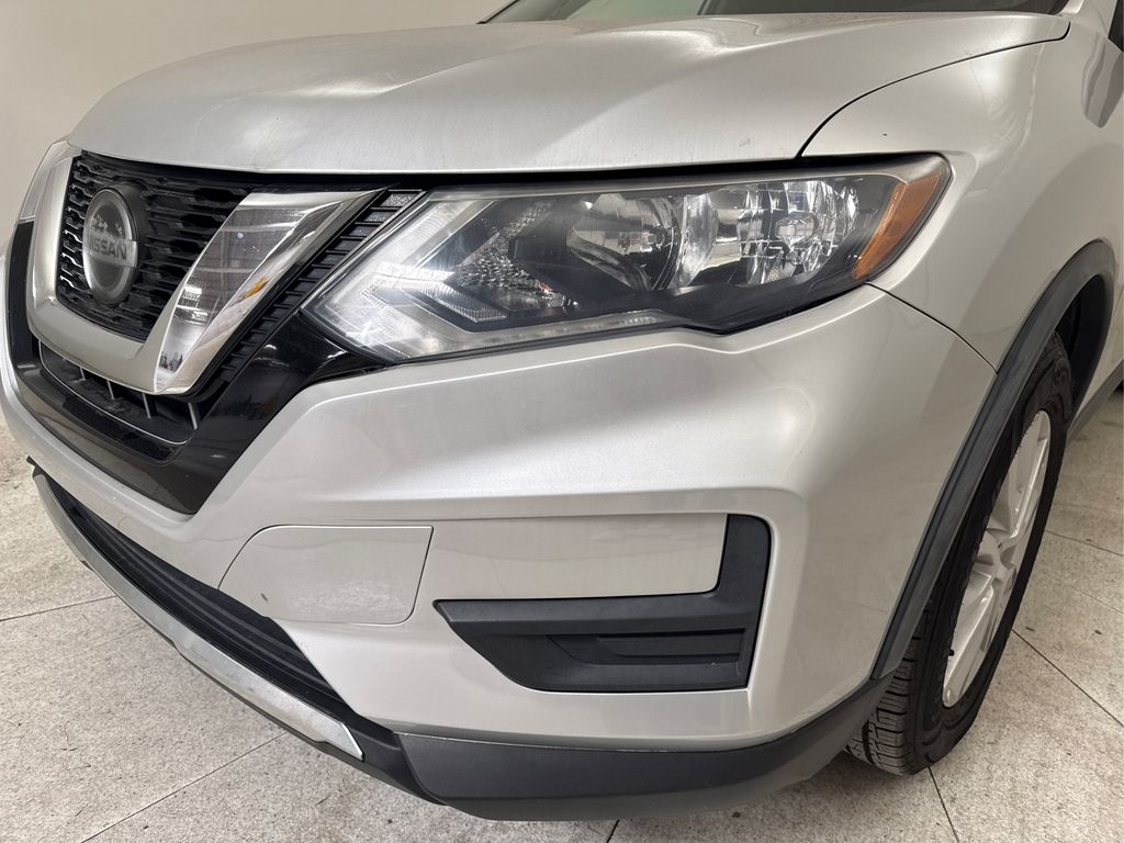 2019 Nissan Rogue SV - Photo 10