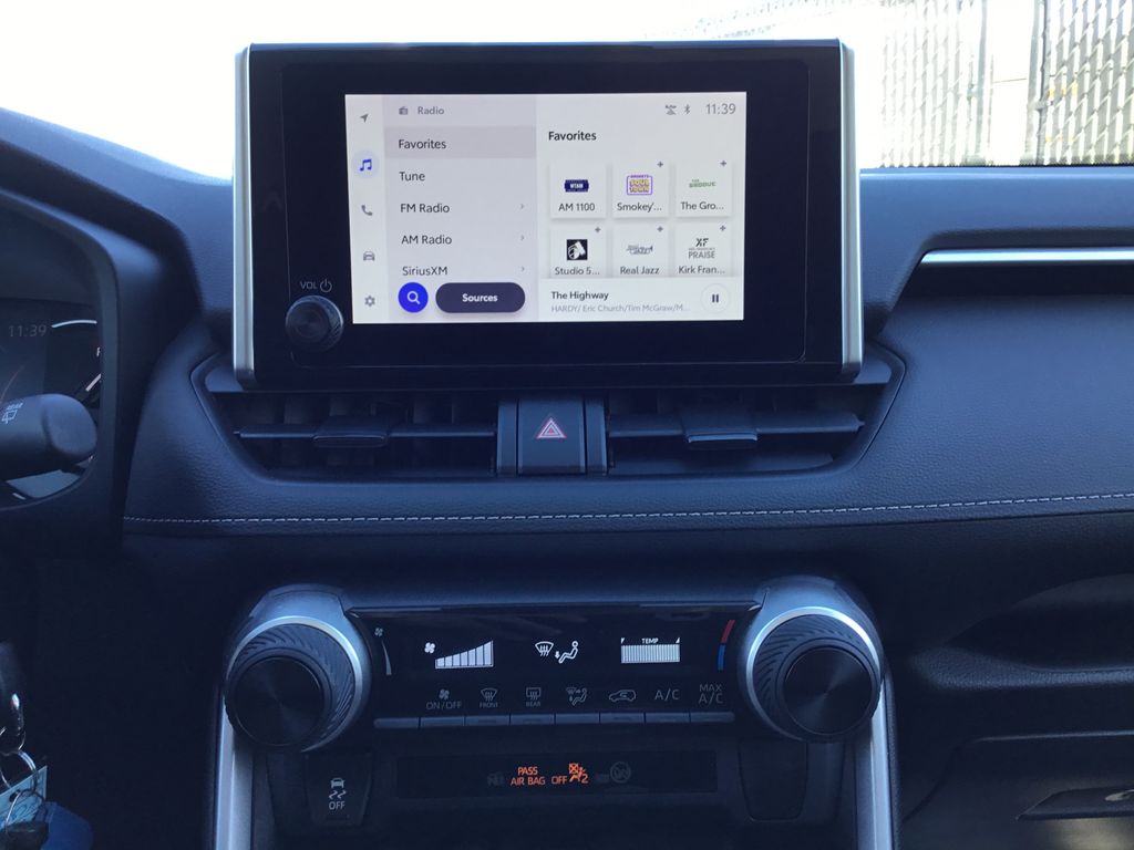 Thumbnail: 2023 Toyota RAV4 - 21