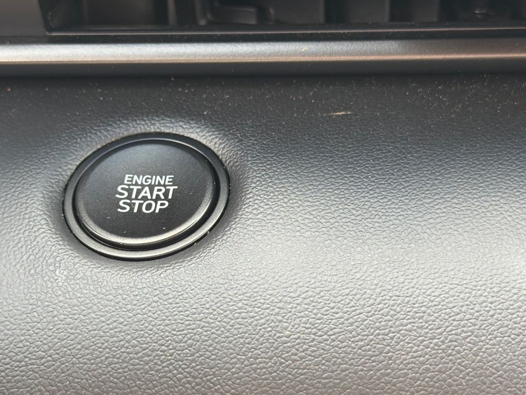 Used 2025 Red Hyundai SEL Sport image 31