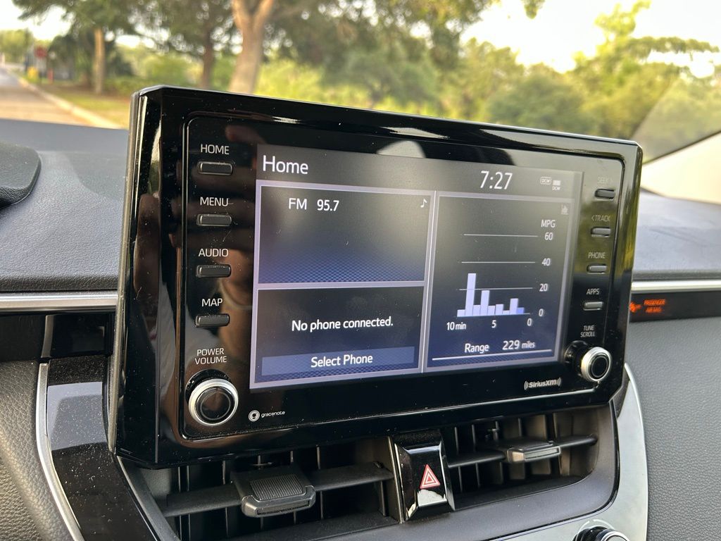 2022 Toyota Corolla LE 23