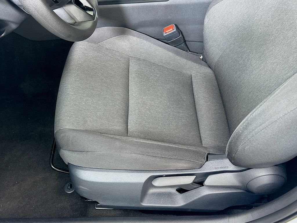 2025 Toyota Camry LE 20