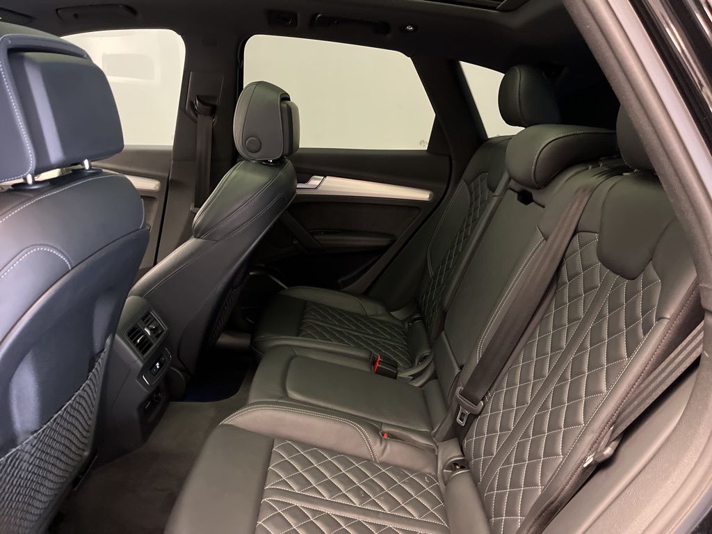 Thumbnail: 2021 Audi SQ5 - 25