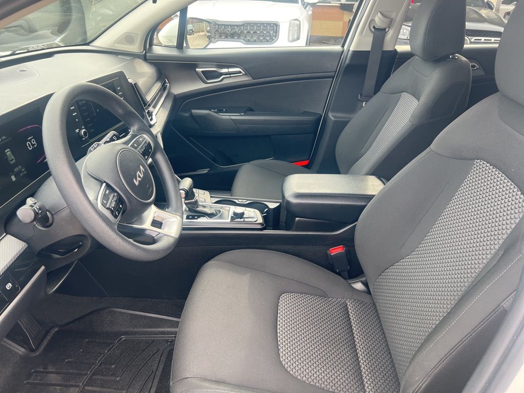 2023 Kia Sportage LX photo
