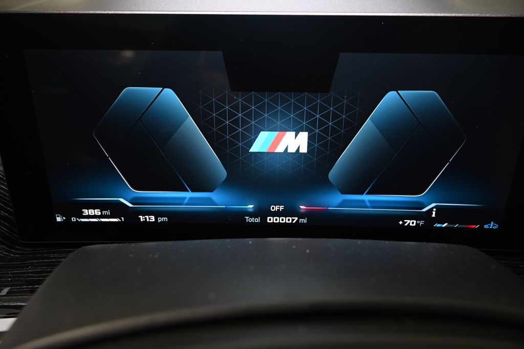 2025 BMW X5 M60i 27