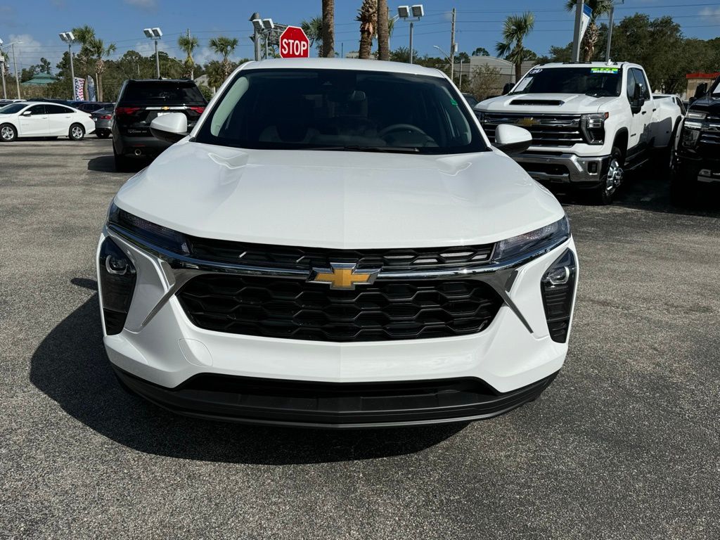 2025 Chevrolet Trax LS 3