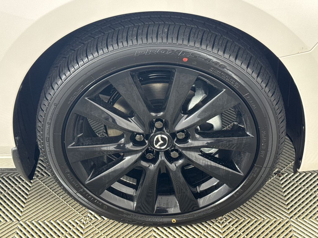 New 2026 Snowflake White Pearl Mazda 2.5 S Carbon Edition AWD image 12