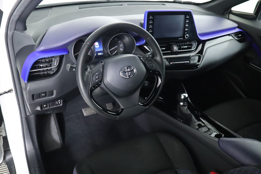 2021 Toyota C-HR LE 9