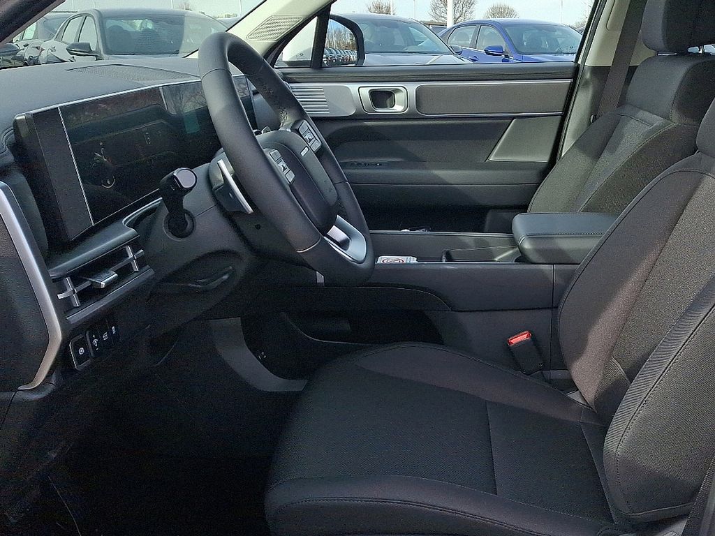 2025 Hyundai Santa Fe SE 8