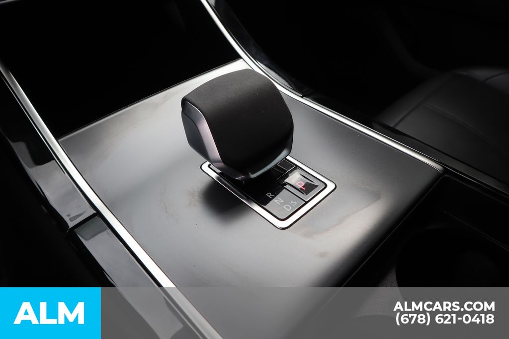 Used 2024 Silver Land Rover Dynamic SE image 29