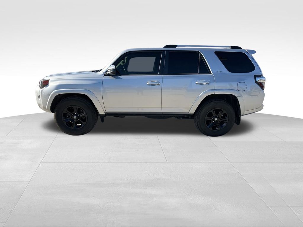 2022 Toyota 4Runner SR5 6