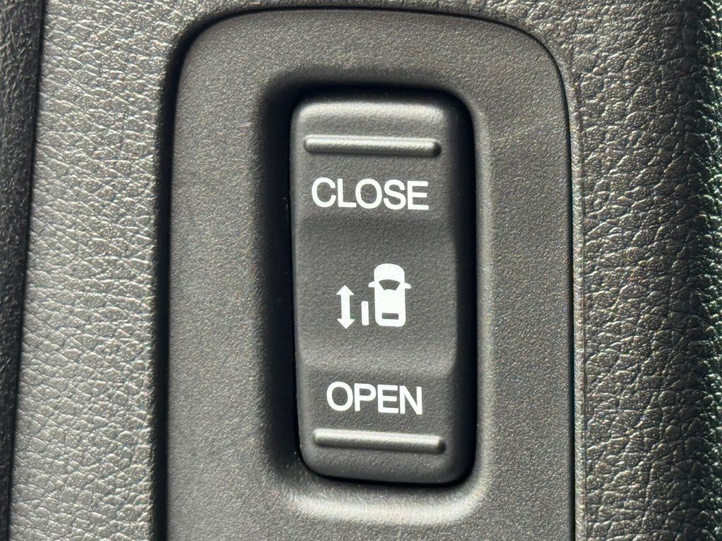 Used 2025 Honda Odyssey Van