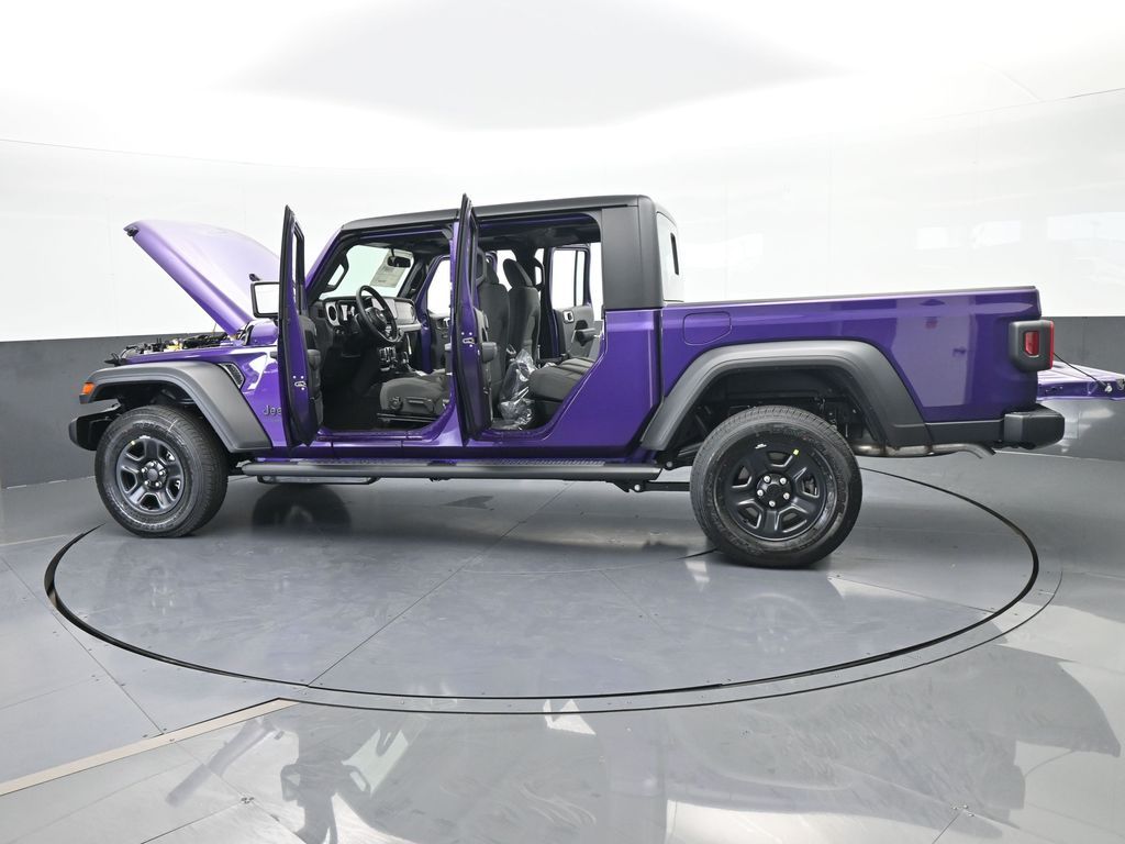 New 2026 reign Jeep Sport image 56