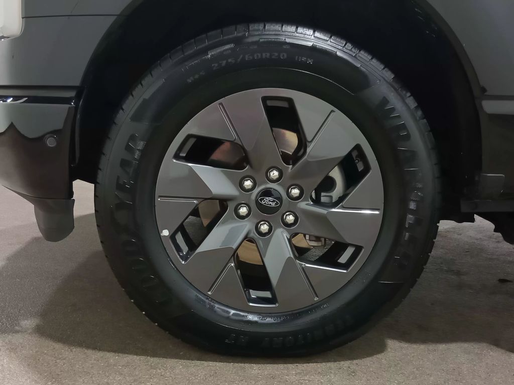 2023 Ford F-150 Lightning LARIAT