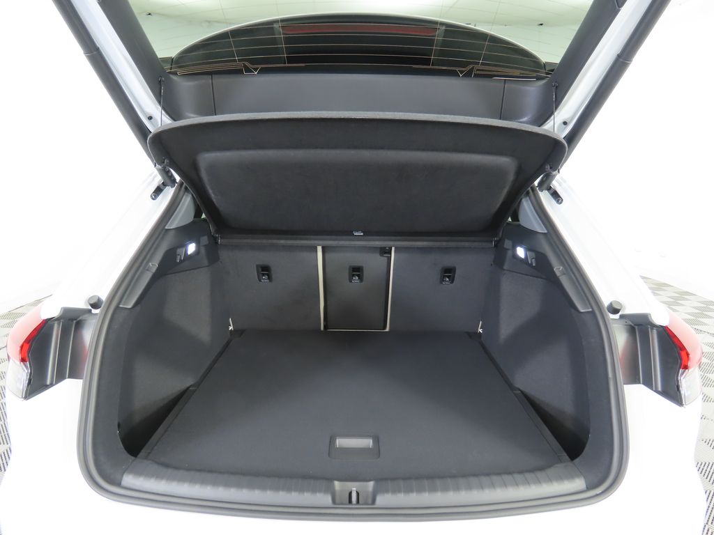 2025 Audi Q4 e-tron  28