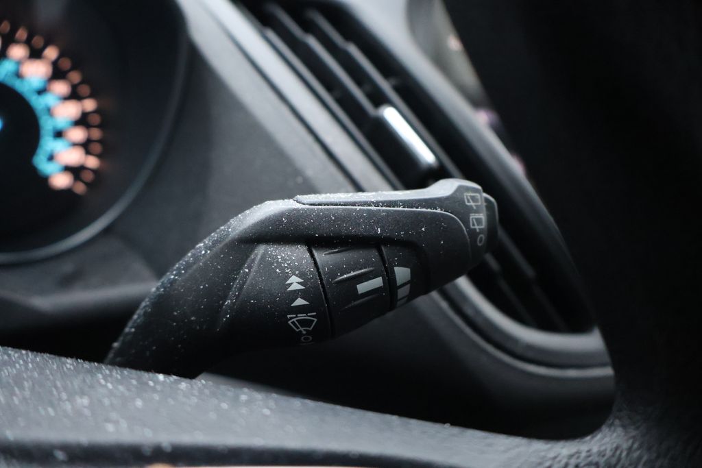 Thumbnail: 2013 Ford Escape - 21